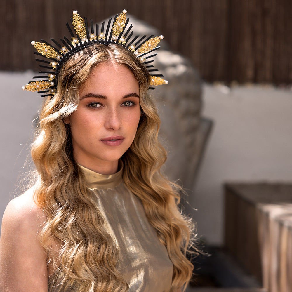 Couronne Soleil Luxe Or et Noir avec Perles - Accessoire de Fête