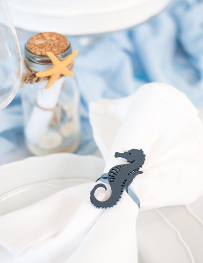 10 Confettis en bois hippocampe bleus 6 et 4,5 cm