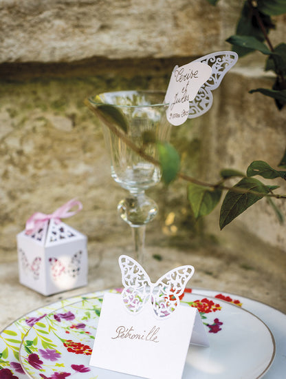 10 Marque-places papillons dentelles blancs 10 x 6,5 cm