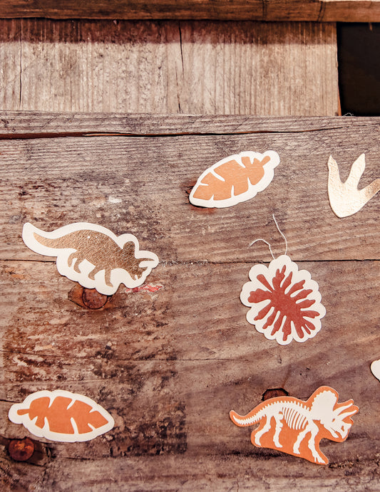 100 Confettis dinosaures 2 à 5,5 cm