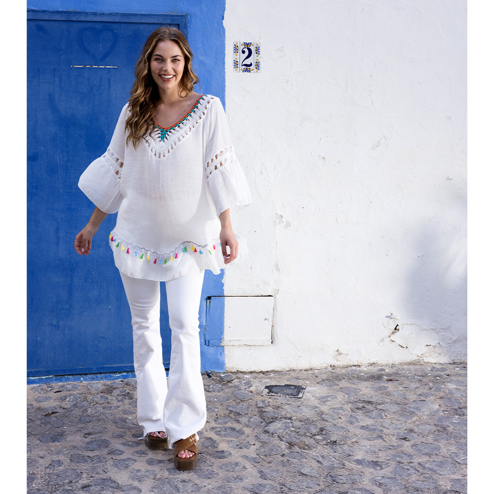 Tunique Blanche Bohème Chic avec Franges Colorées