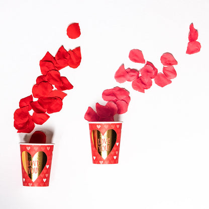Pétales de Rose Rouges Romantiques - Décoration Saint-Valentin