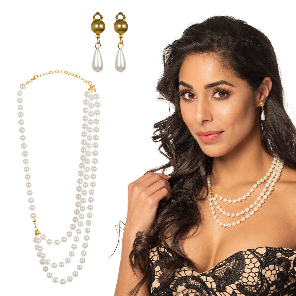 Collier de perles triple rang avec boucles d'oreilles assorties