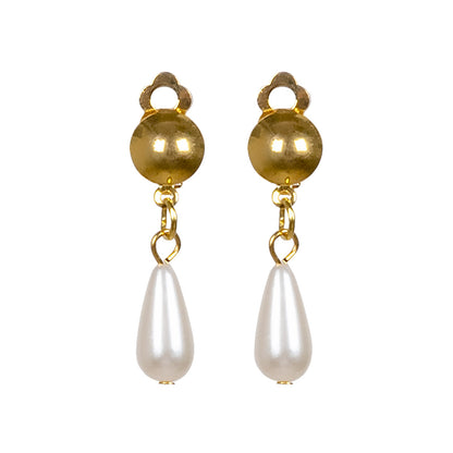 Collier de perles triple rang avec boucles d'oreilles assorties