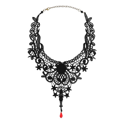 Collier Gothique Dentelle Noire avec Cristaux Rouges