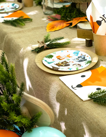 8 Petites assiettes en carton animaux de la forêt 18 cm