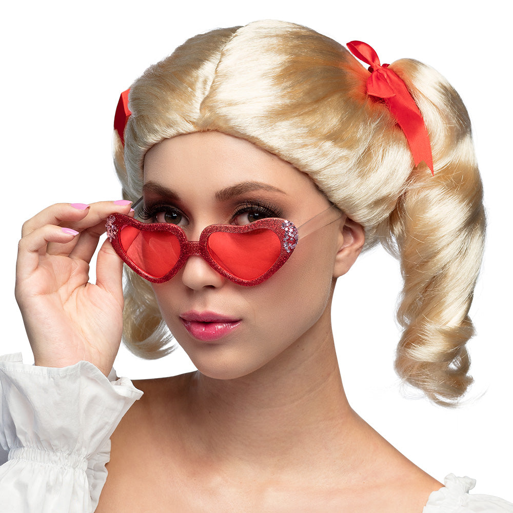 Perruque blonde pigtails avec lunettes cœur rouge - Déguisement