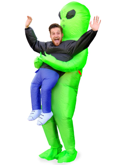 Déguisement gonflable porté par un alien adulte