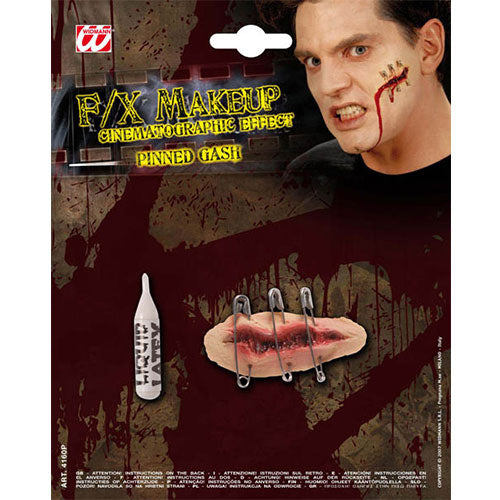 Fausse cicatrice épinglée effet théâtral